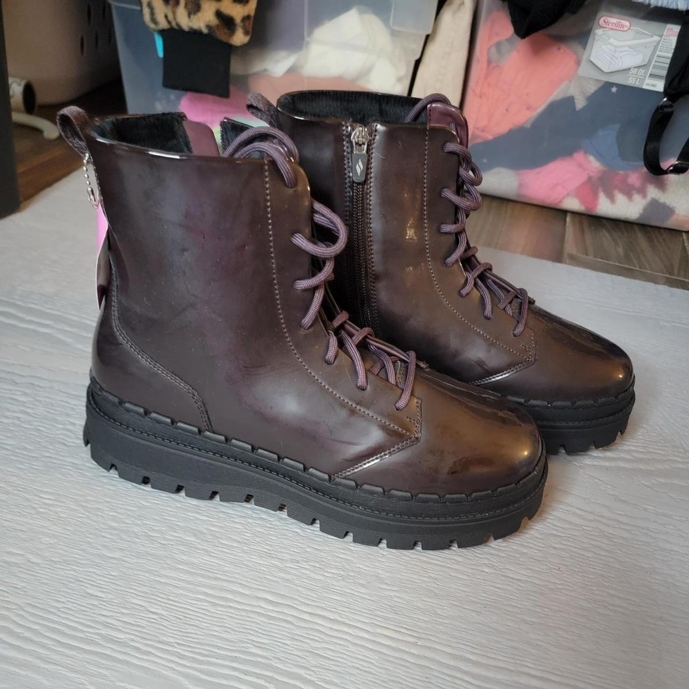 Sketchers 169033 Patent Memory Foam Lace Up Platform Boot size 10 Burgundy.